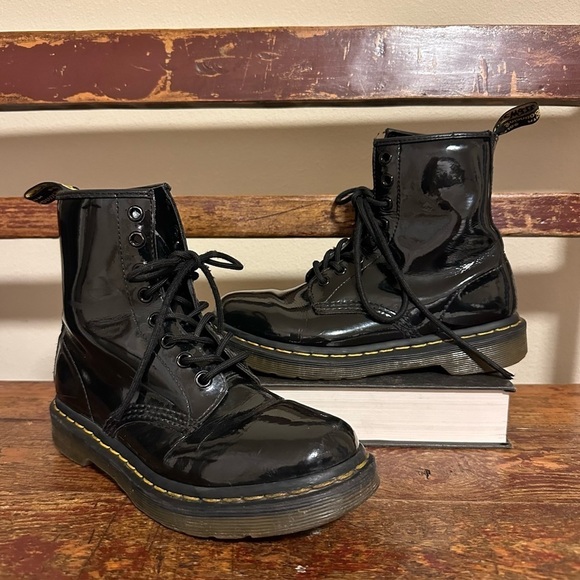 Dr. Martens Black Patent Leather Original Lace Up Combat Boots Docs - Picture 1 of 16